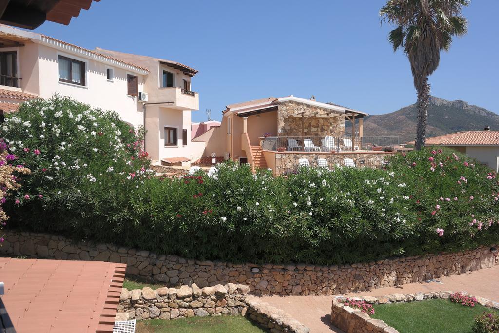 Sardinia Blu Residence Golfo Aranci Exteriör bild