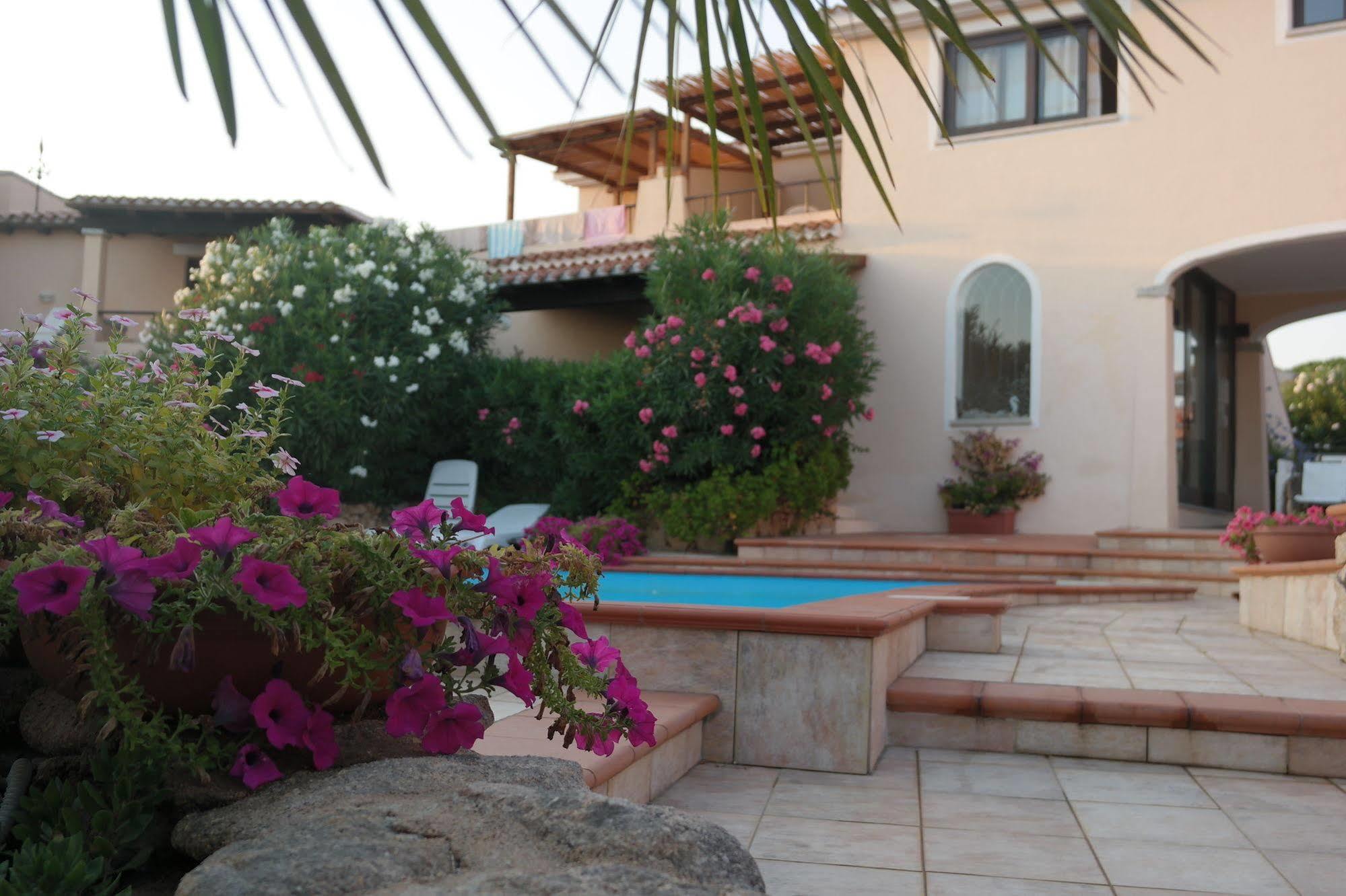 Sardinia Blu Residence Golfo Aranci Exteriör bild