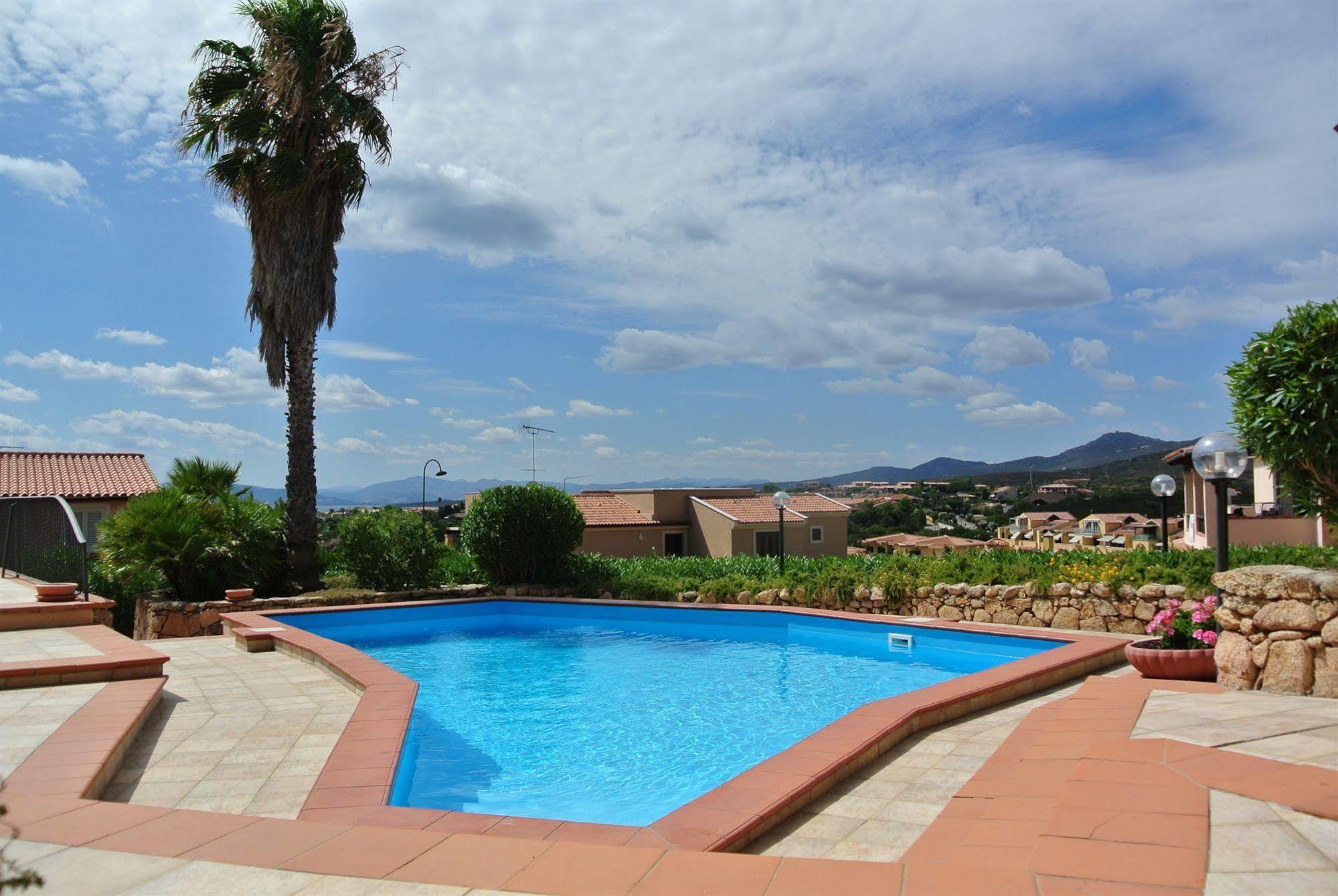Sardinia Blu Residence Golfo Aranci Exteriör bild